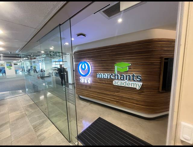 703M² OFFICE TO LET IN WOODSTOCK